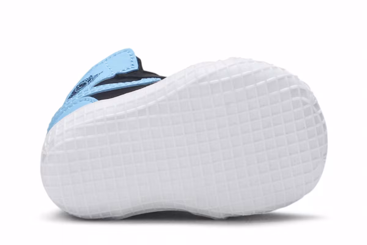 Air Jordan 1 Crib Bootie NC to Chi, view 5