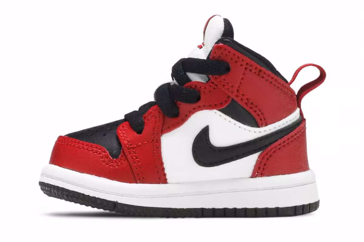 Air Jordan 1 Mid TD Chicago Black Toe, view 4