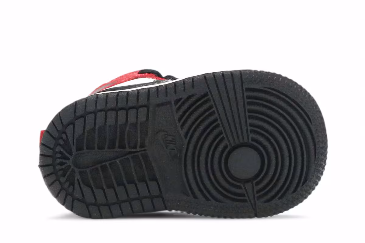 Air Jordan 1 Mid TD Chicago Black Toe, view 5