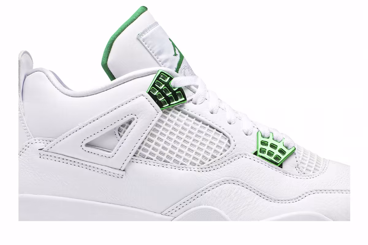 Air Jordan 4 Green Metallic, view 3