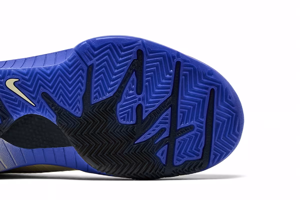FC Barcelona x Nike Kobe 4 GS Away Kit, view 6