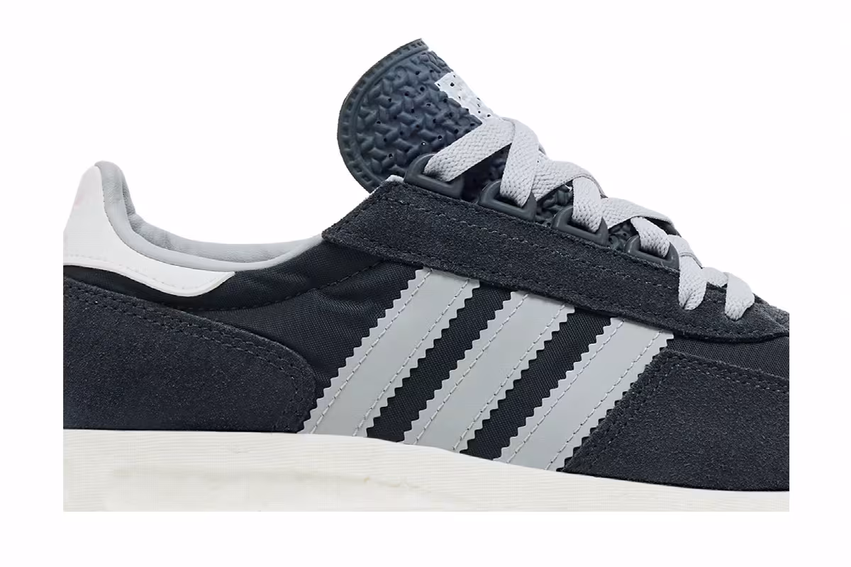 adidas Women's Retropy E5 Carbon, view 3