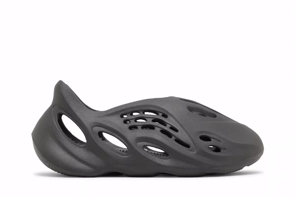 adidas Yeezy Foam Runner Carbon, view 2