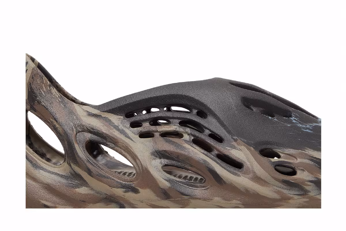 adidas Yeezy Foam Runner MX Cinder, view 3