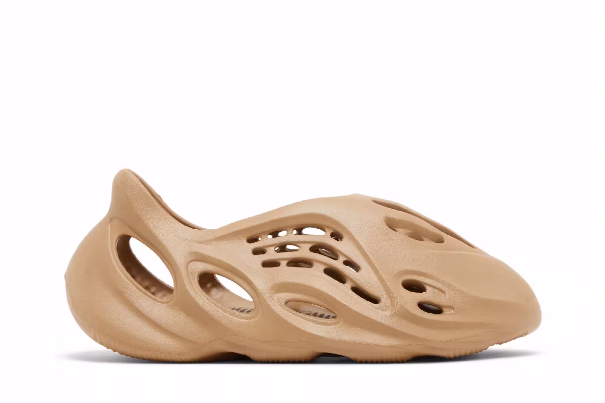 adidas Yeezy Foam Runner Clay Taupe, view 2