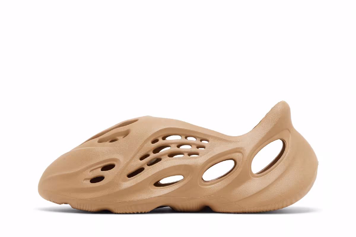 adidas Yeezy Foam Runner Clay Taupe, view 4