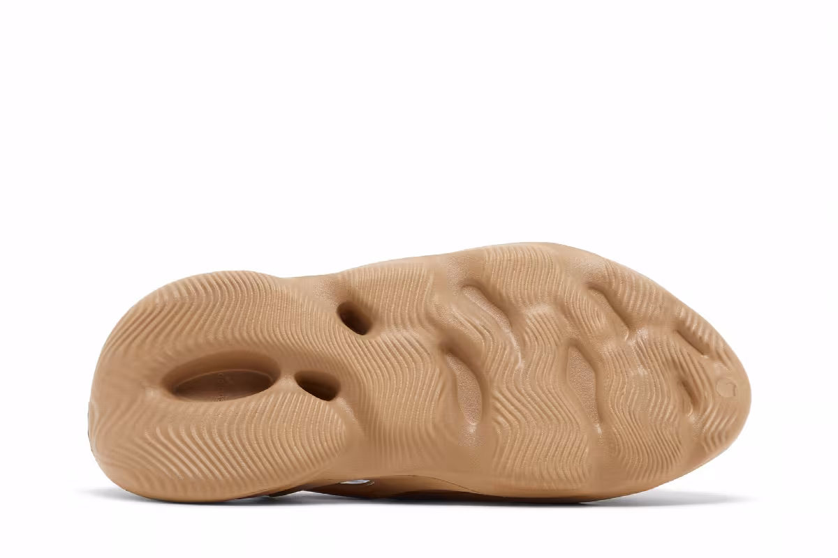 adidas Yeezy Foam Runner Clay Taupe, view 5