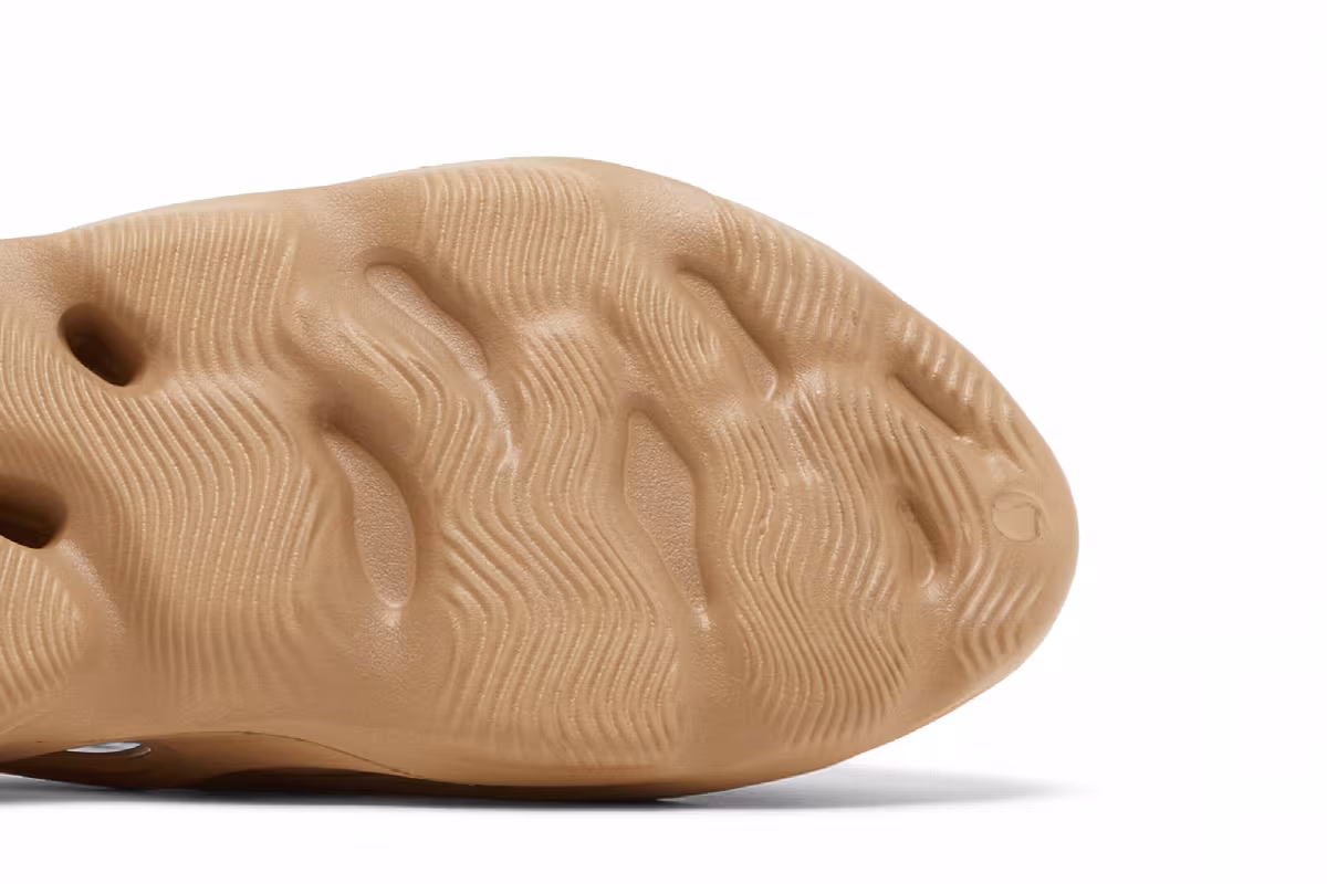 adidas Yeezy Foam Runner Clay Taupe, view 6