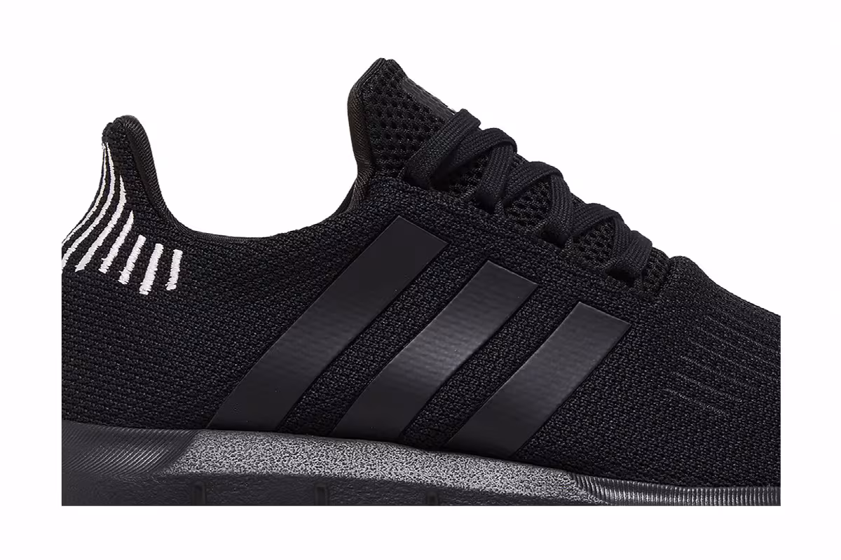 adidas Women's Swift Run 1.0 Black Wonder Quartz, view 3