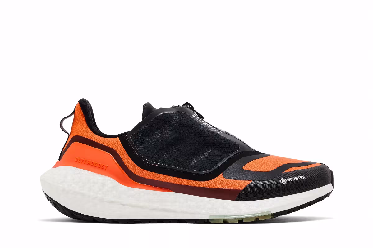 adidas UltraBoost 22 GORE-TEX Impact Orange Black, view 2