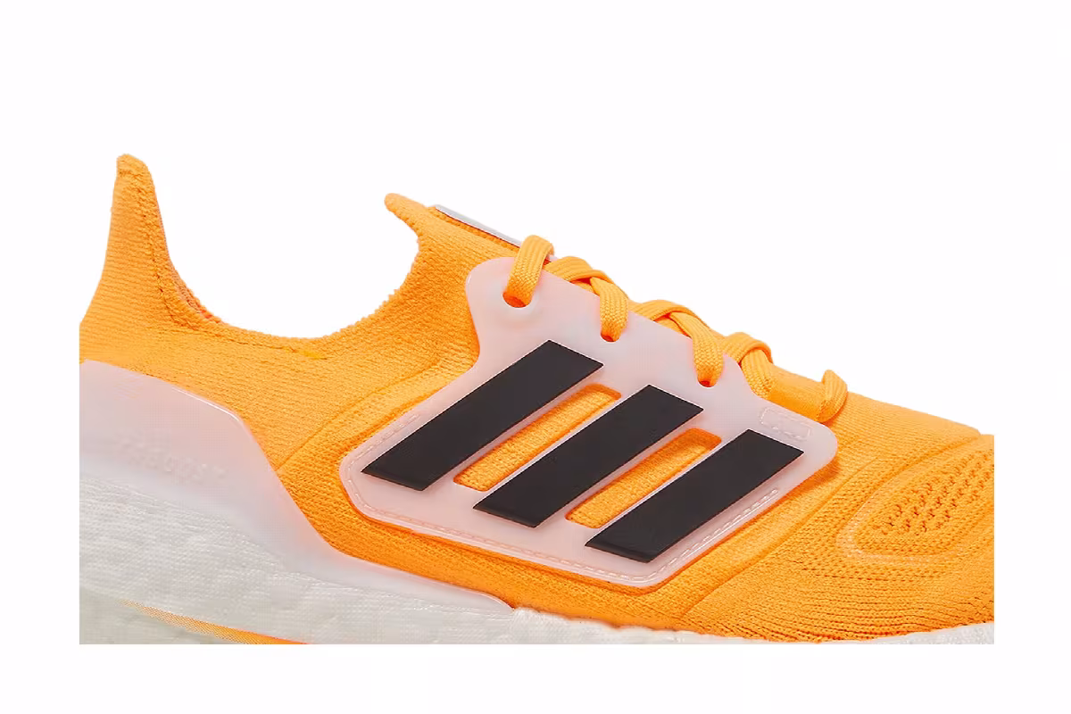 adidas UltraBoost 22 Flash Orange, view 3