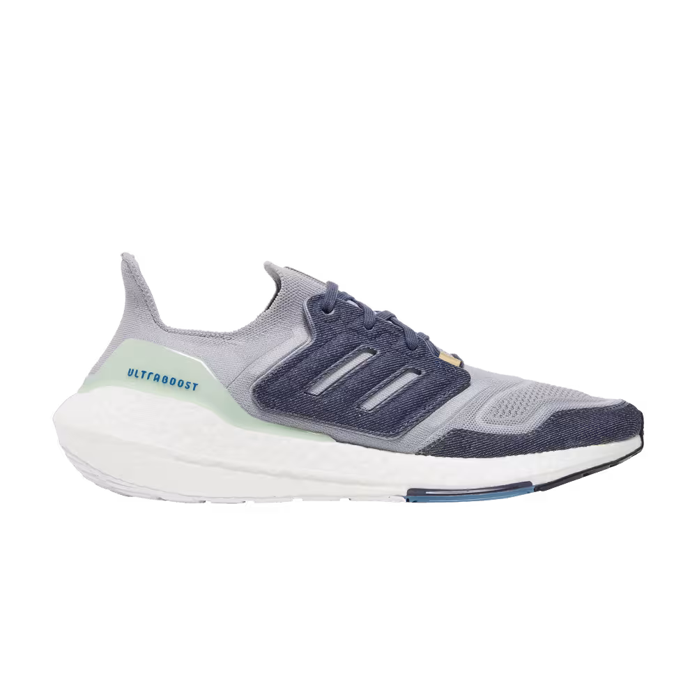 adidas UltraBoost 22 Halo Silver