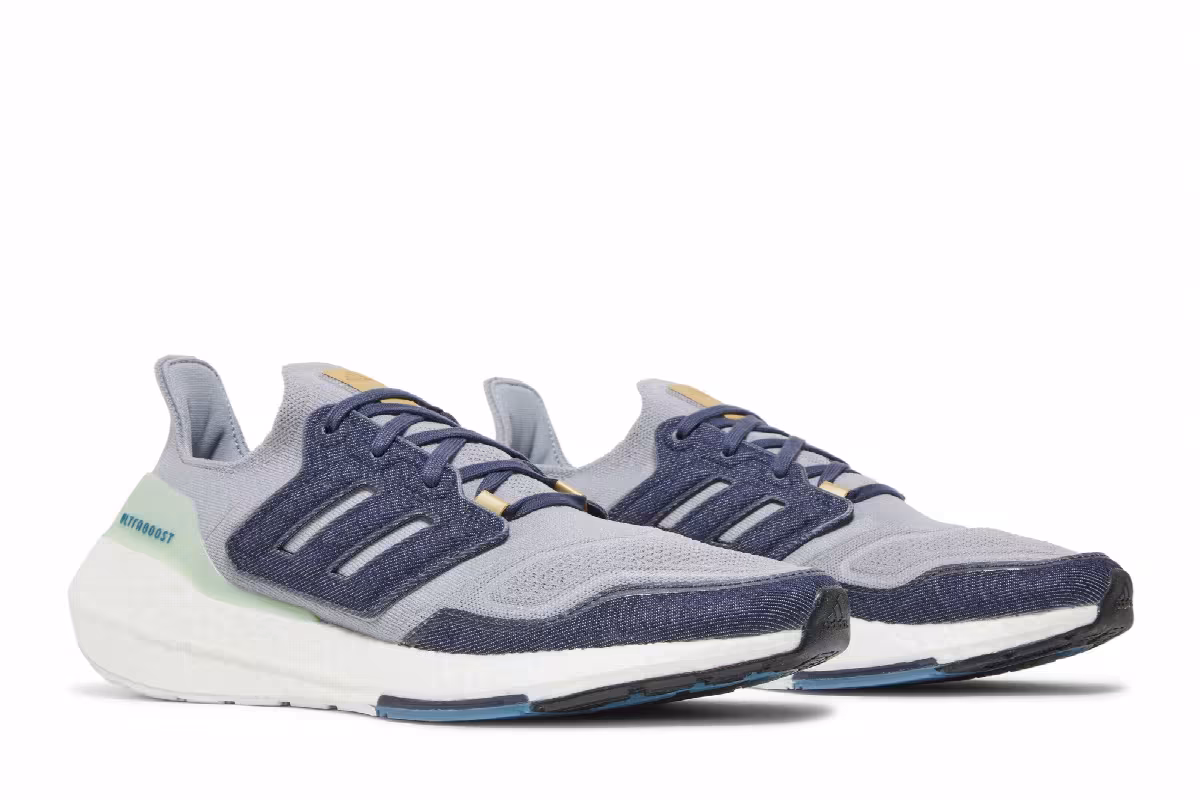 adidas UltraBoost 22 Halo Silver, view 9