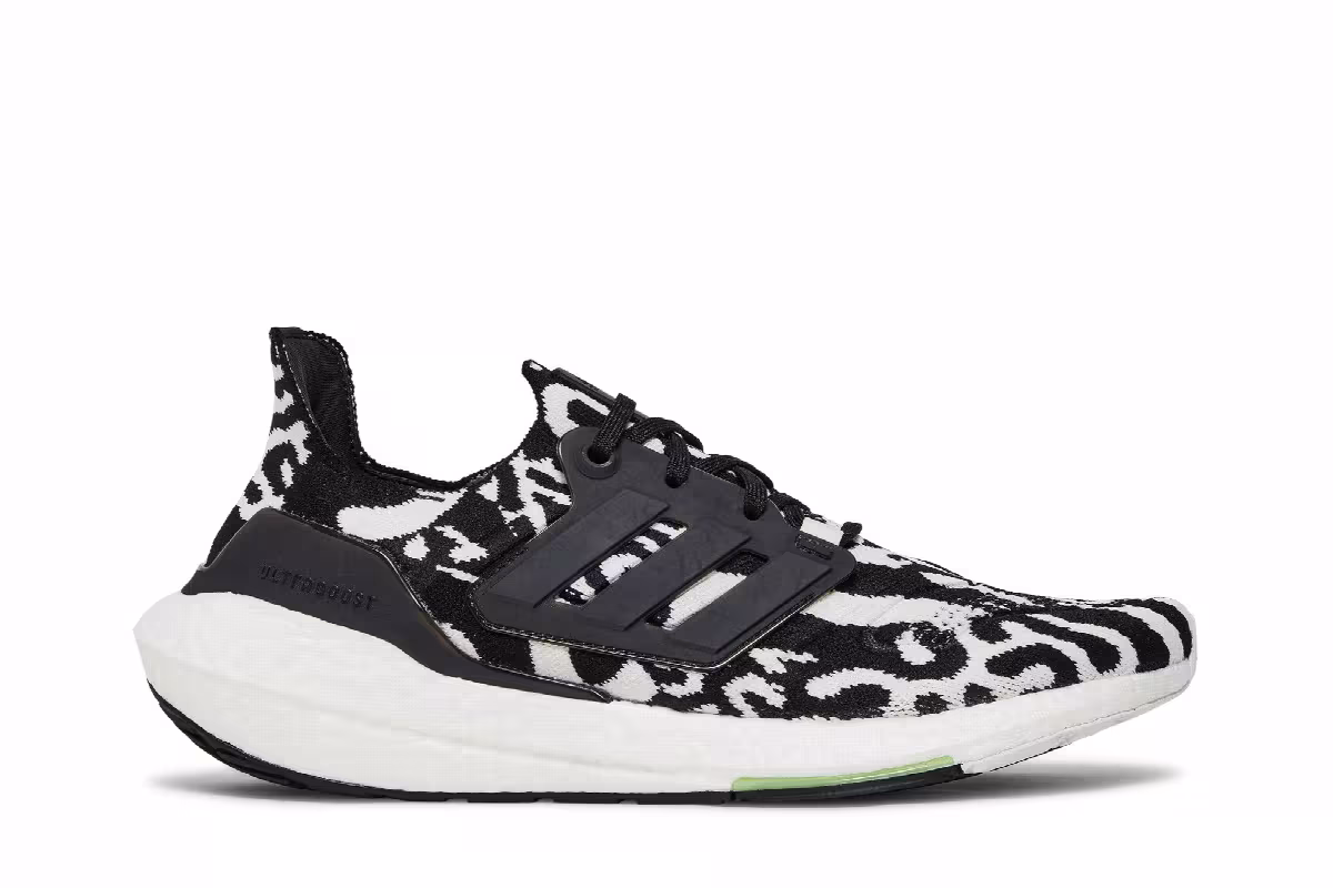adidas UltraBoost 22 Zebra, view 2