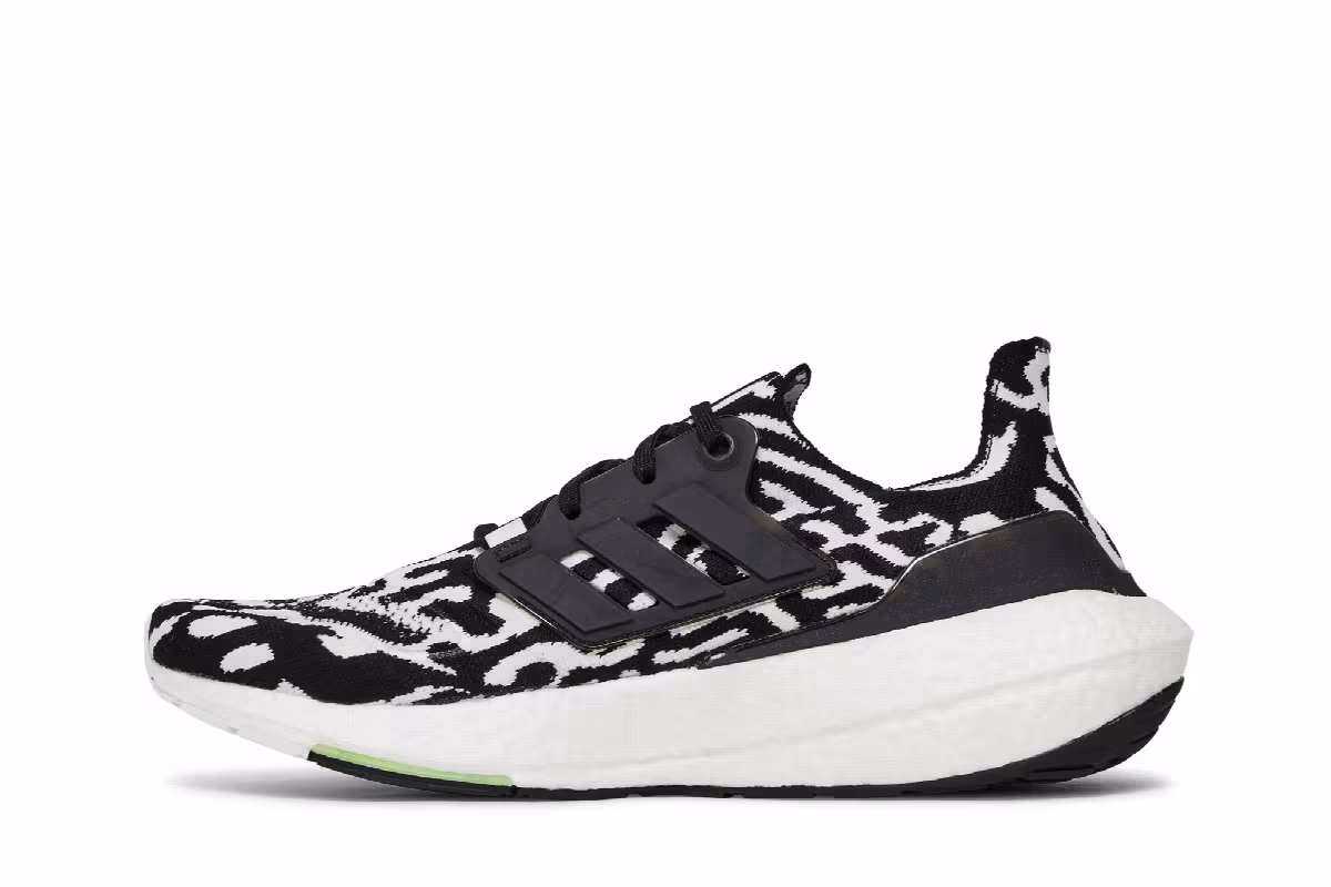 adidas UltraBoost 22 Zebra, view 4