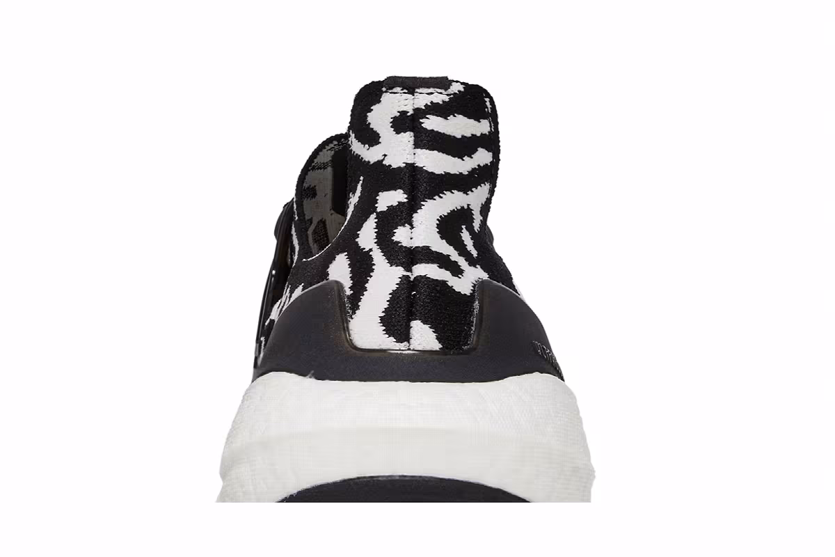 adidas UltraBoost 22 Zebra, view 8