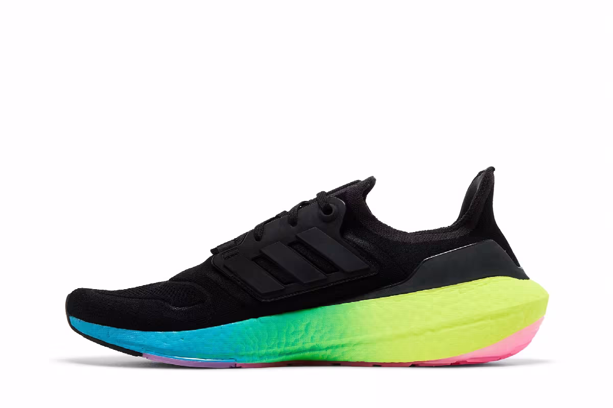 adidas UltraBoost 22 Black Multi Gradient, view 4