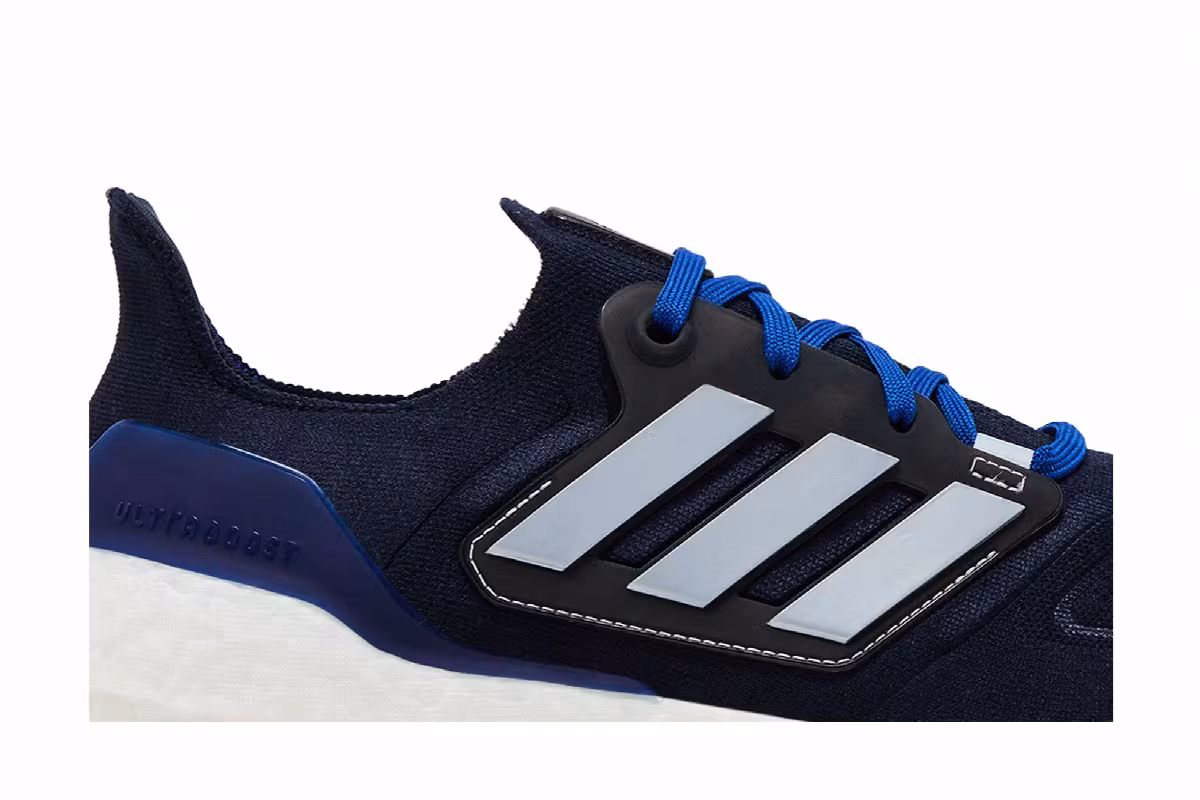 Adidas UltraBoost 22 Legend Ink Orange, view 3