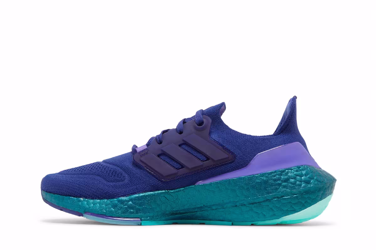 Adidas Women's UltraBoost 22 Legacy Indigo, view 4