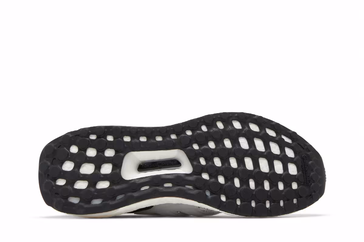 Adidas Women's UltraBoost 5 DNA White Black, view 5