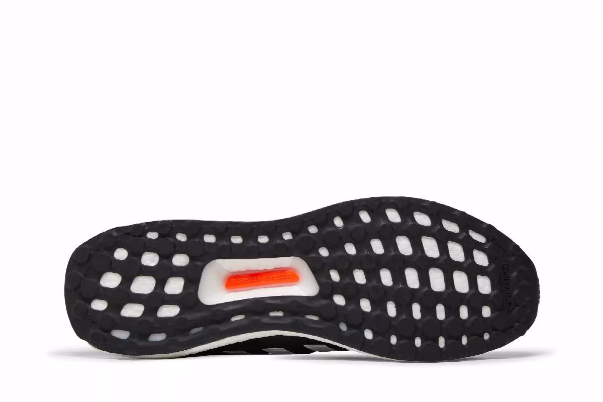 adidas UltraBoost 5.0 DNA Black White, view 5