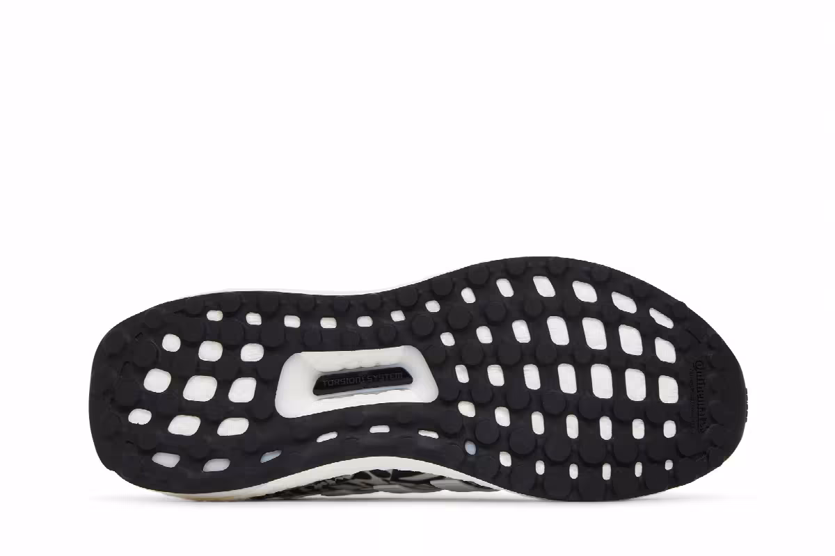 Adidas Women's UltraBoost 5.0 DNA Multi Pattern - White, view 5