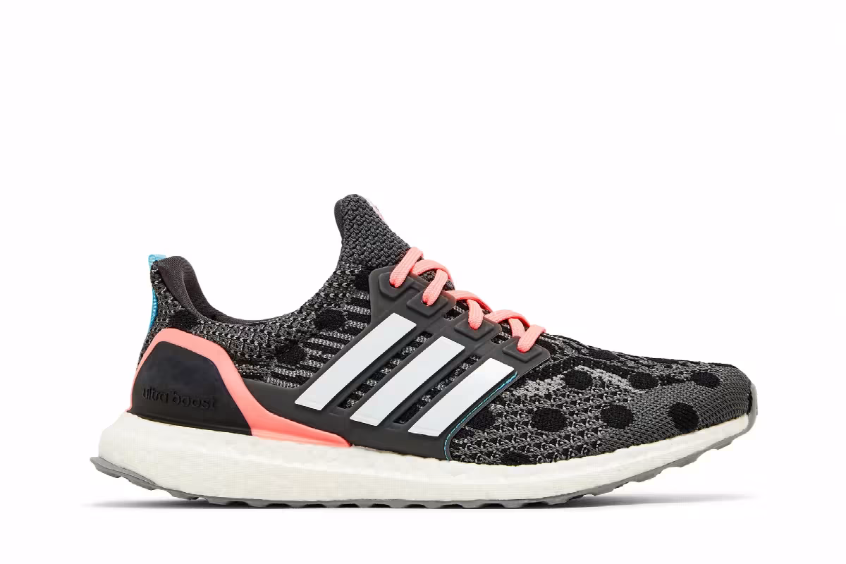 Adidas Women's UltraBoost 5.0 DNA Polka Dot - Grey, view 2