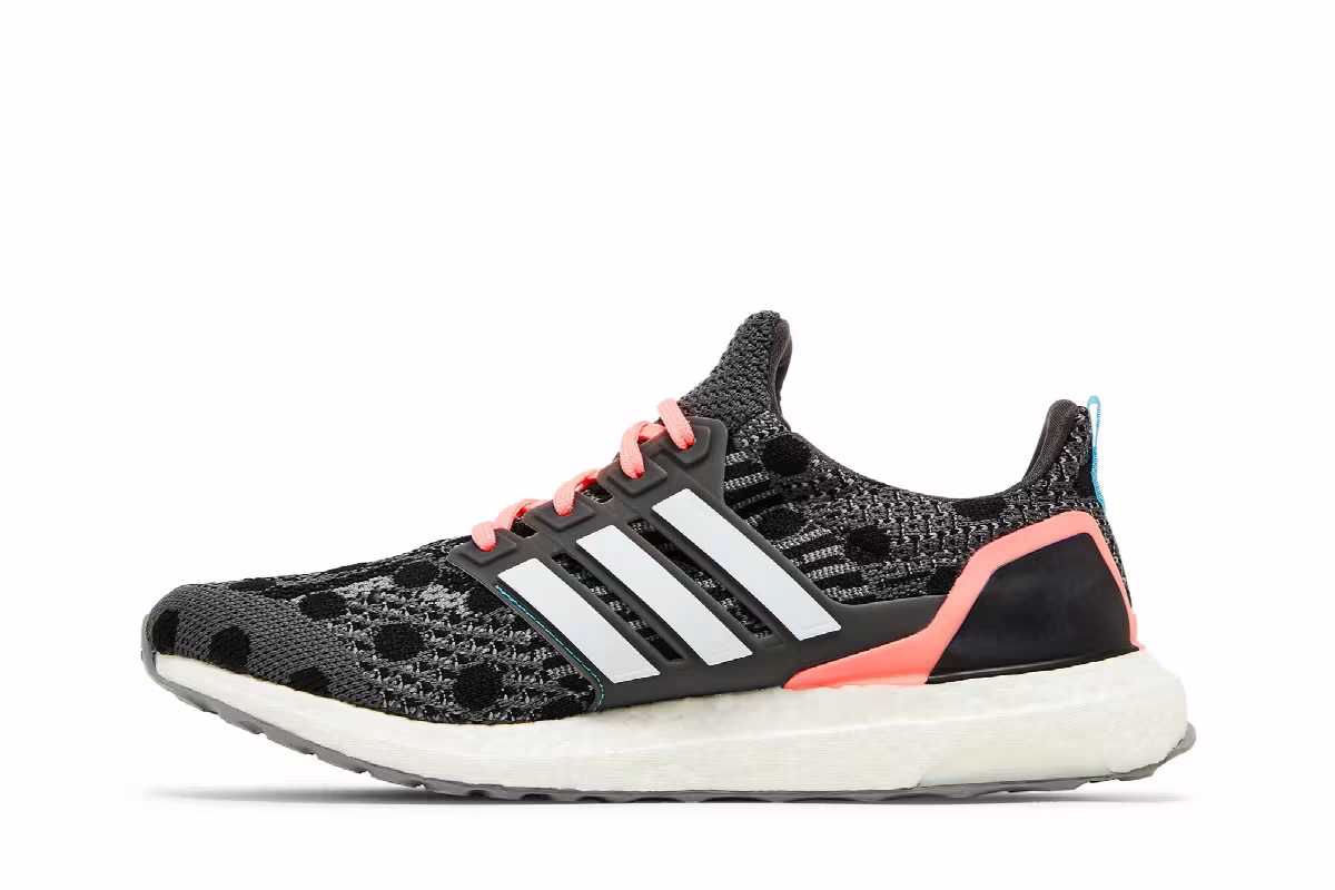 Adidas Women's UltraBoost 5.0 DNA Polka Dot - Grey, view 4
