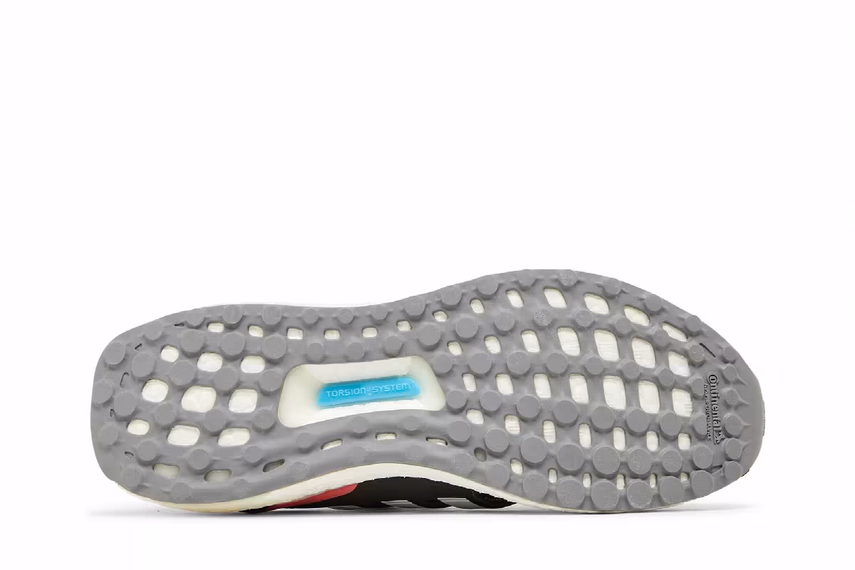 Adidas Women's UltraBoost 5.0 DNA Polka Dot - Grey, view 5