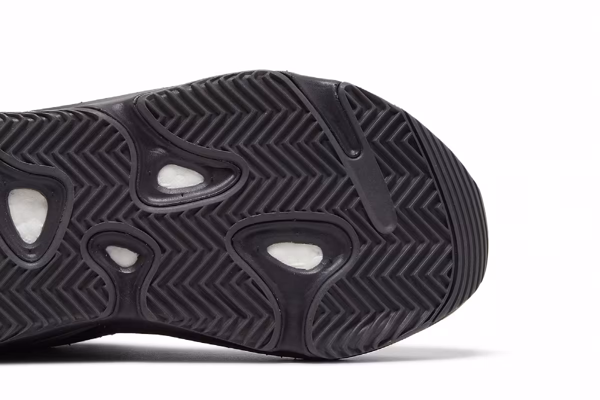 adidas Yeezy Boost 700 V2 Vanta, view 6