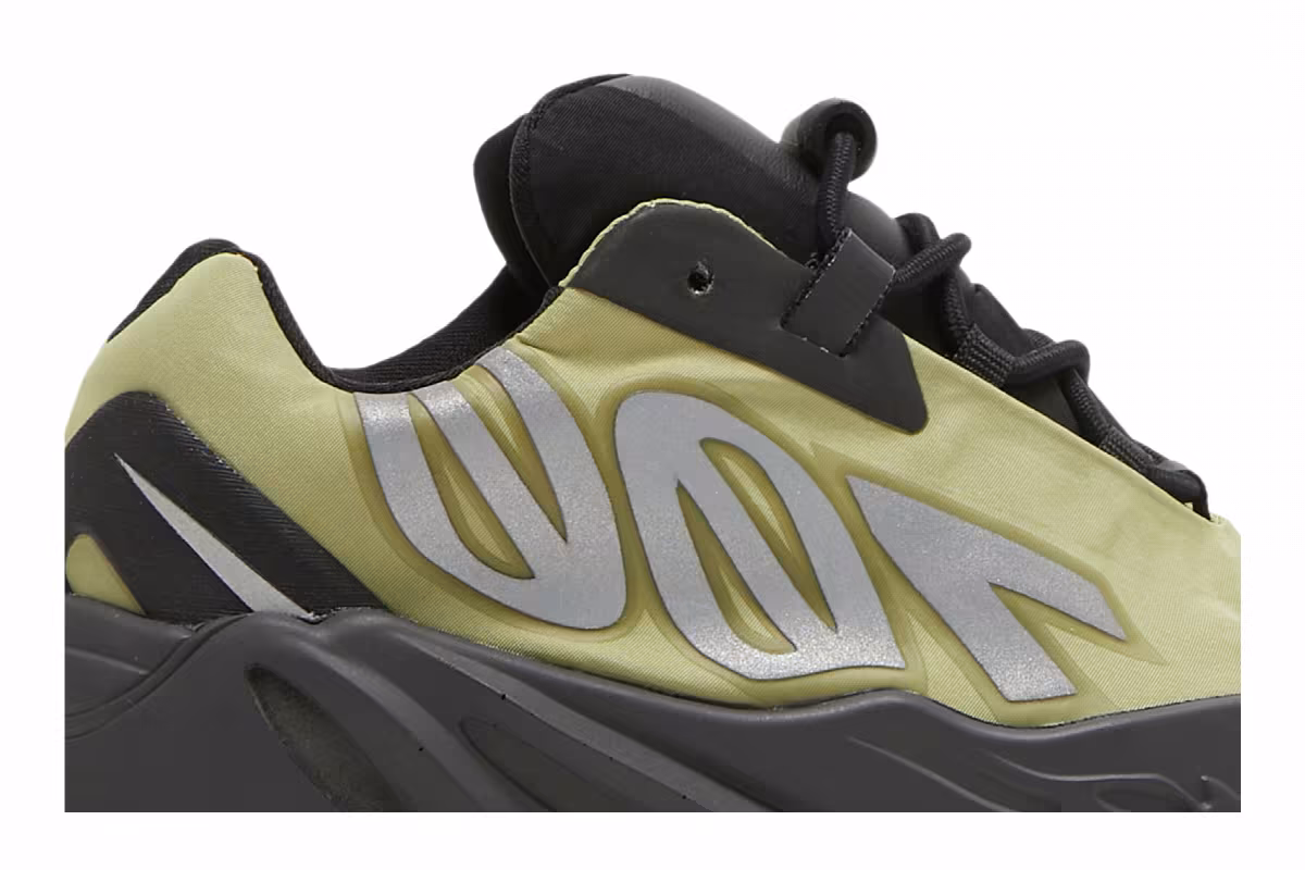 adidas Yeezy Boost 700 MNVN Infants Resin, view 3