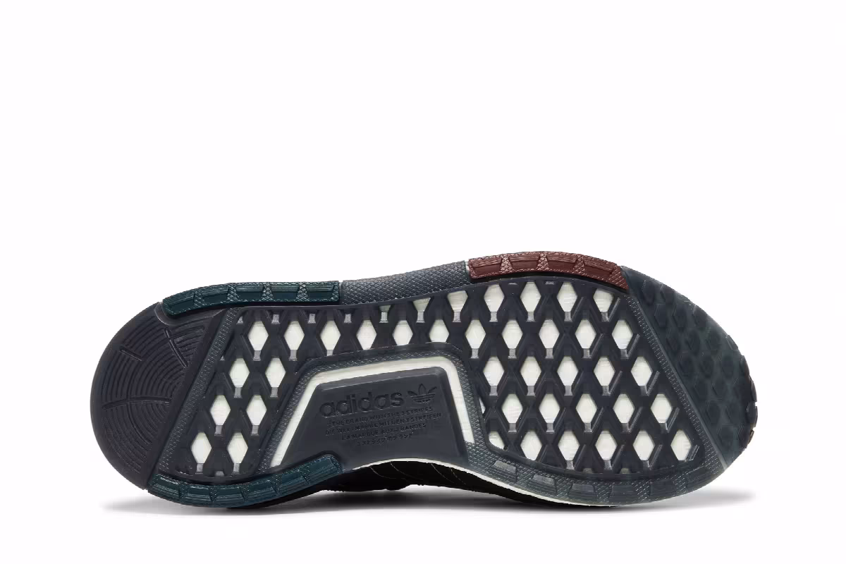Adidas Women's NMD_V3 Utility Green Legend Ink, view 5