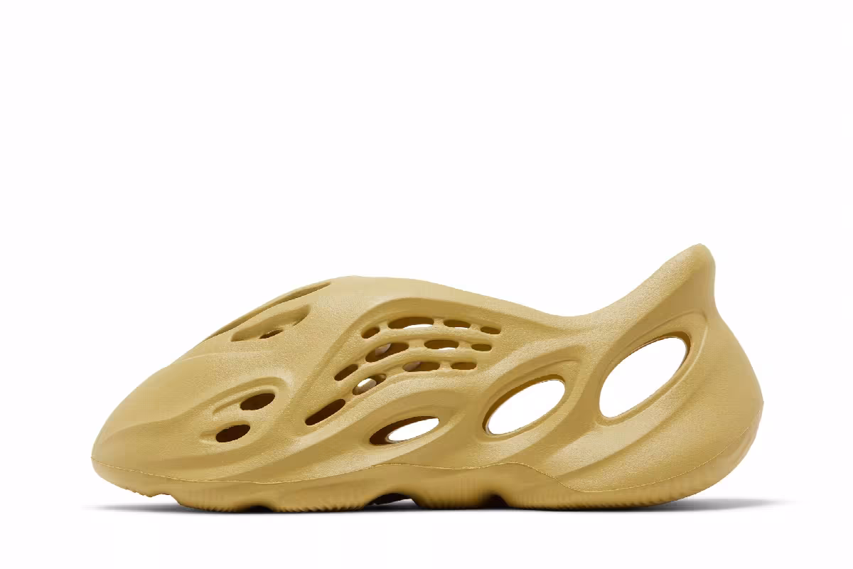 adidas Yeezy Foam Runner Sulfur, view 4