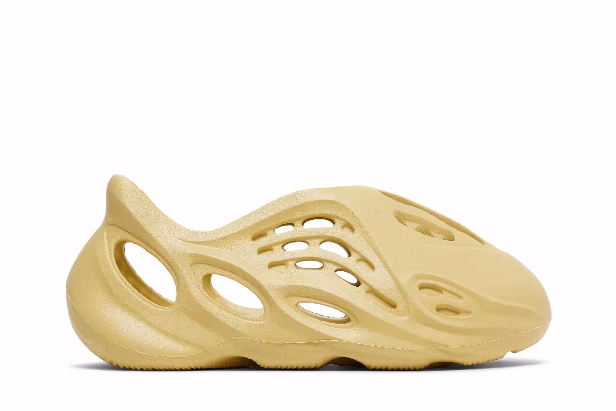 adidas Yeezy Foam Runner Kids Sulfur, view 2