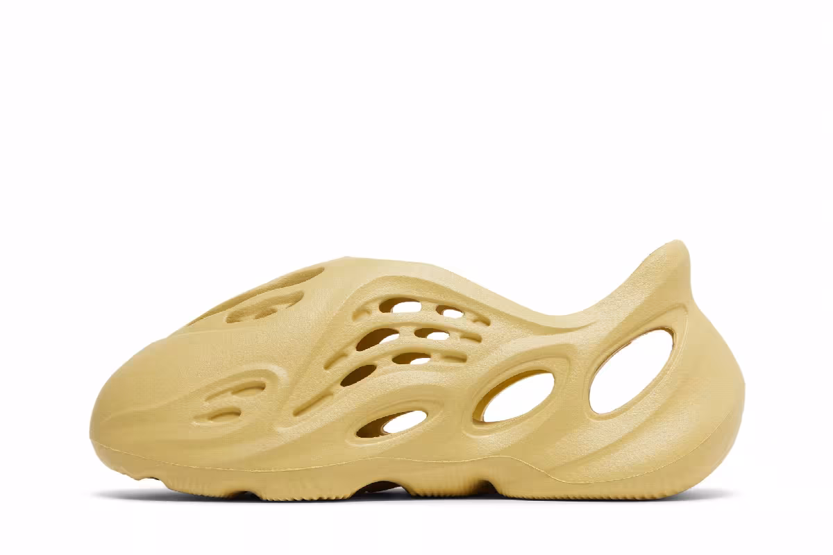 adidas Yeezy Foam Runner Kids Sulfur, view 4