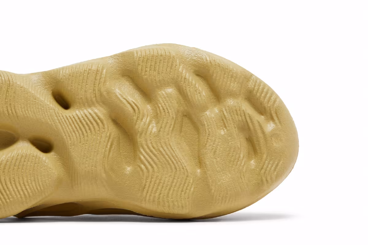 adidas Yeezy Foam Runner Infants Sulfur, view 6