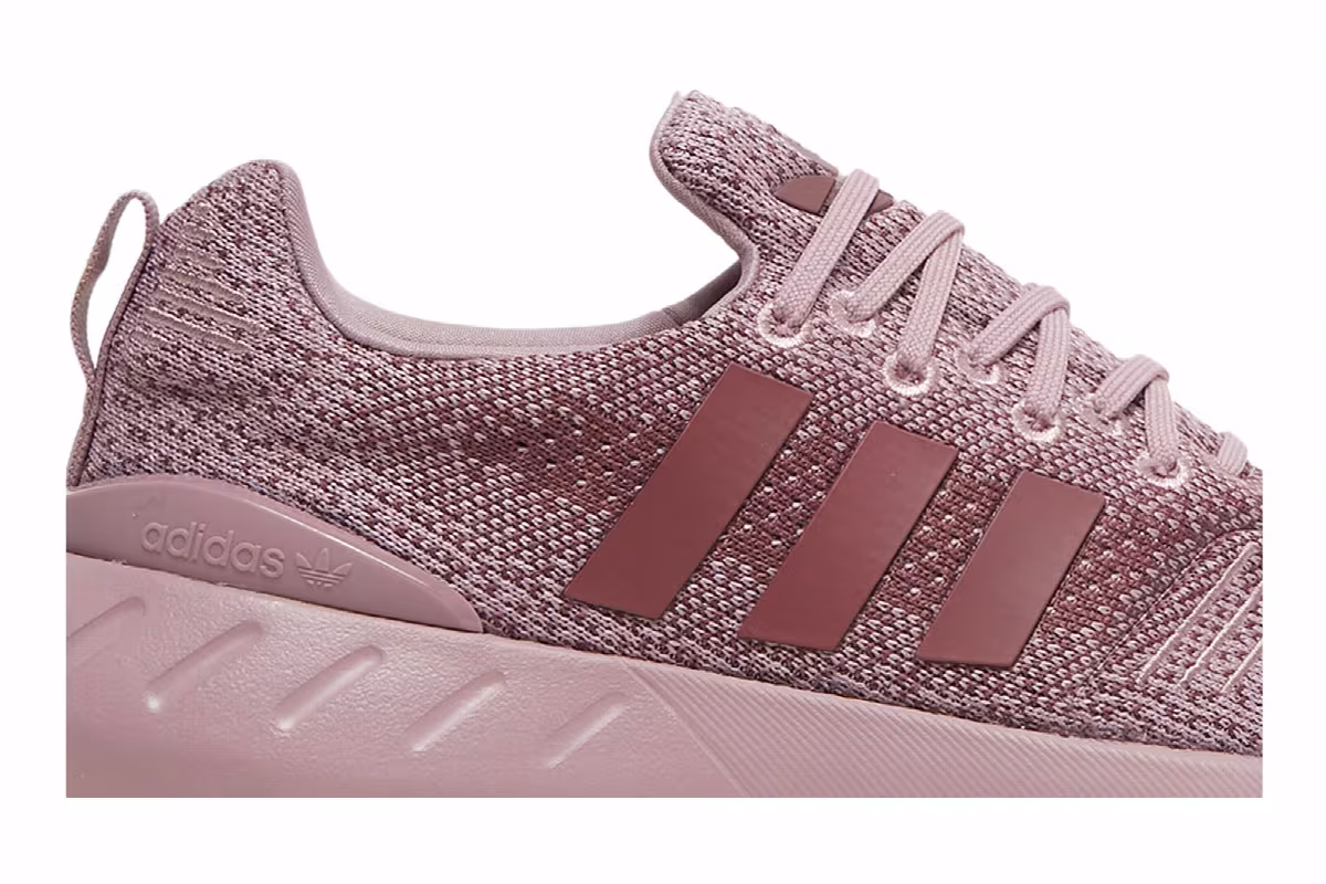 Adidas Women's Swift Run 22 Magic Mauve, view 3