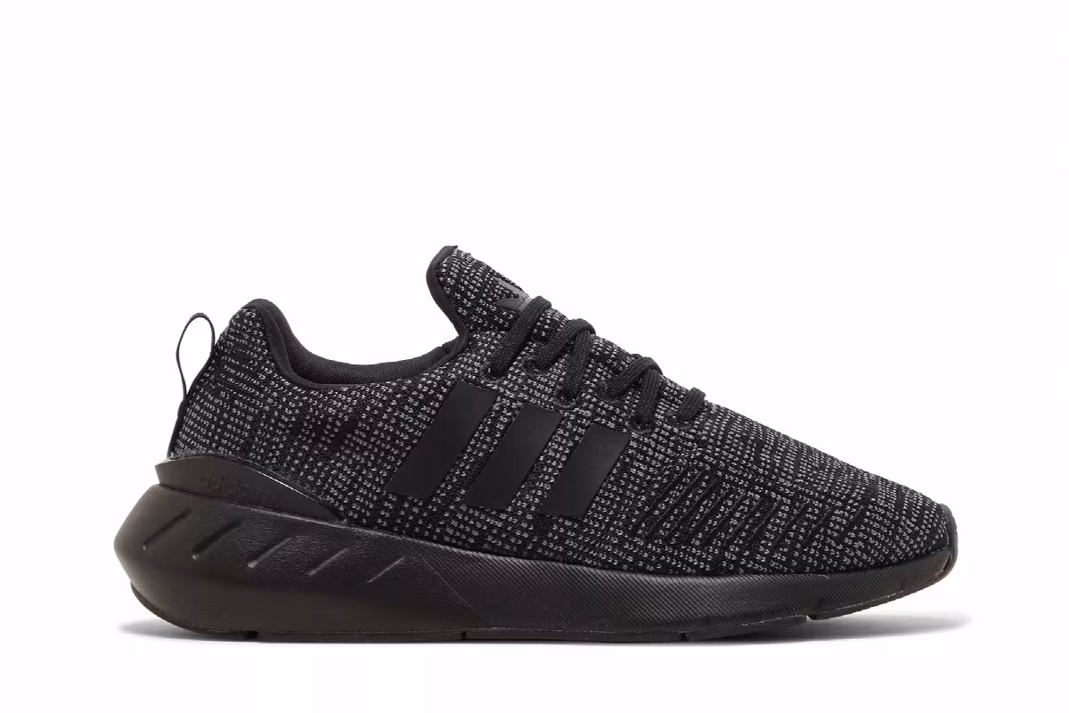 Adidas Swift Run 22 Big Kid Black, view 2