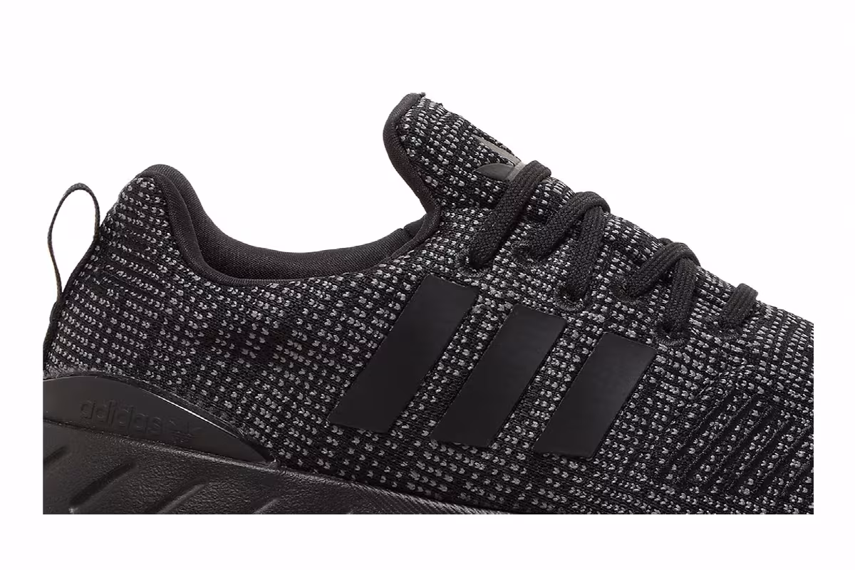 Adidas Swift Run 22 Big Kid Black, view 3