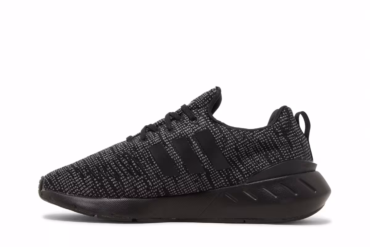Adidas Swift Run 22 Big Kid Black, view 4
