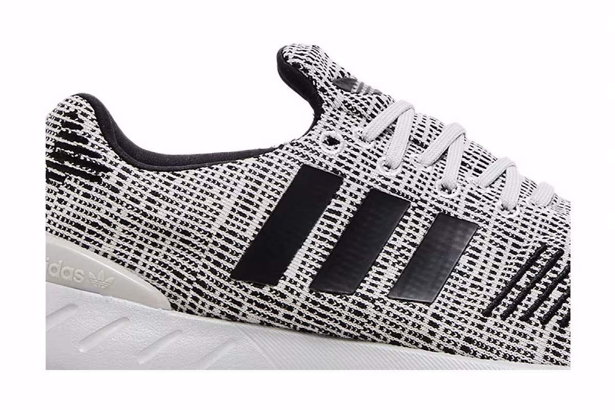 Adidas Swift Run 22 J Grey Black, view 3