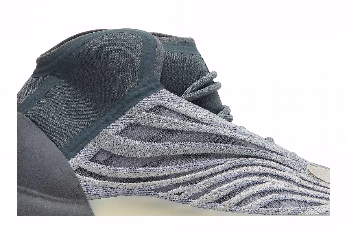 adidas Yeezy Quantum Mono Carbon, view 3