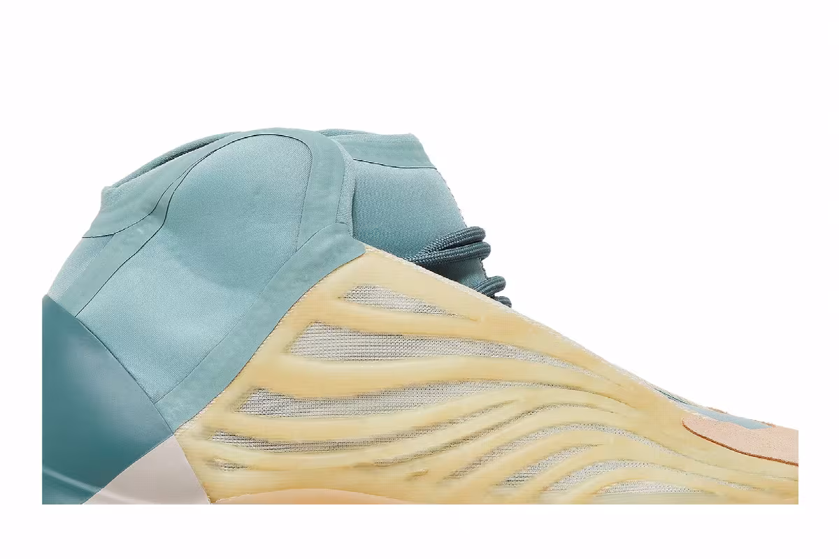 adidas Yeezy Quantum Hi-Res Coral, view 3