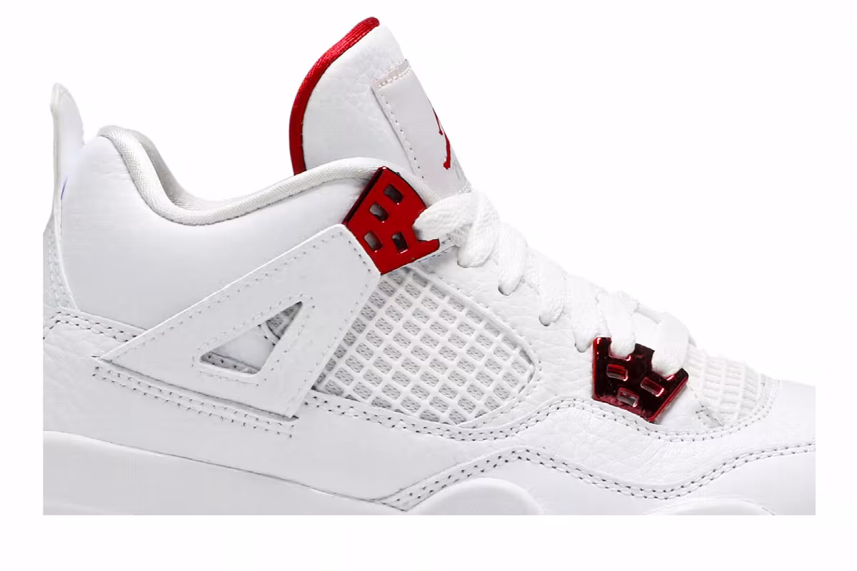 Air Jordan 4 GS Red Metallic, view 3