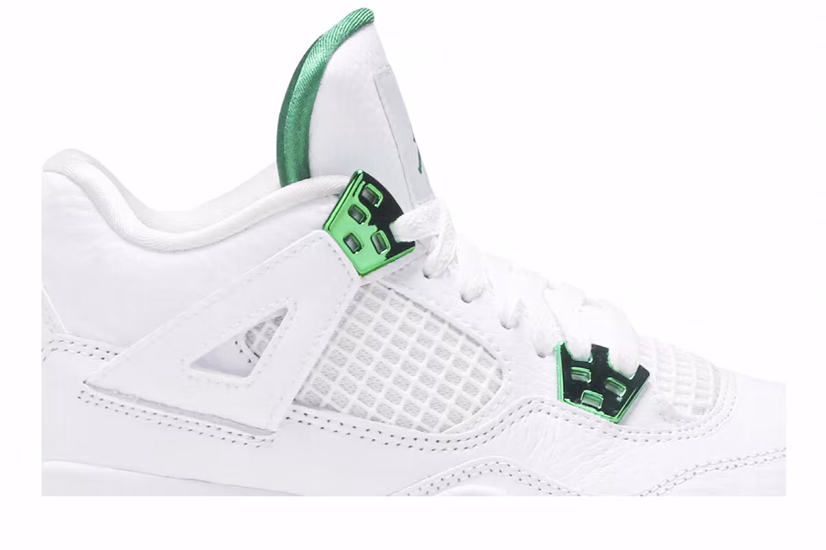 Air Jordan 4 GS Green Metallic, view 3