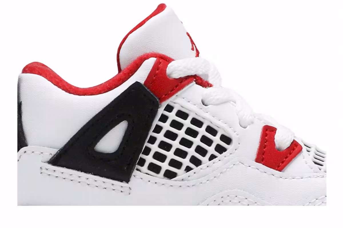 Air Jordan 4 OG TD Fire Red 2020, view 3