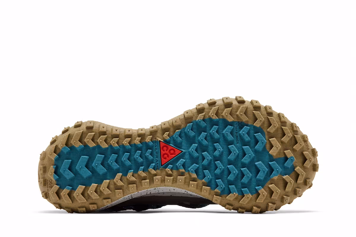 Nike ACG Mountain Fly Low GORE-TEX College Grey Picante Red, view 5