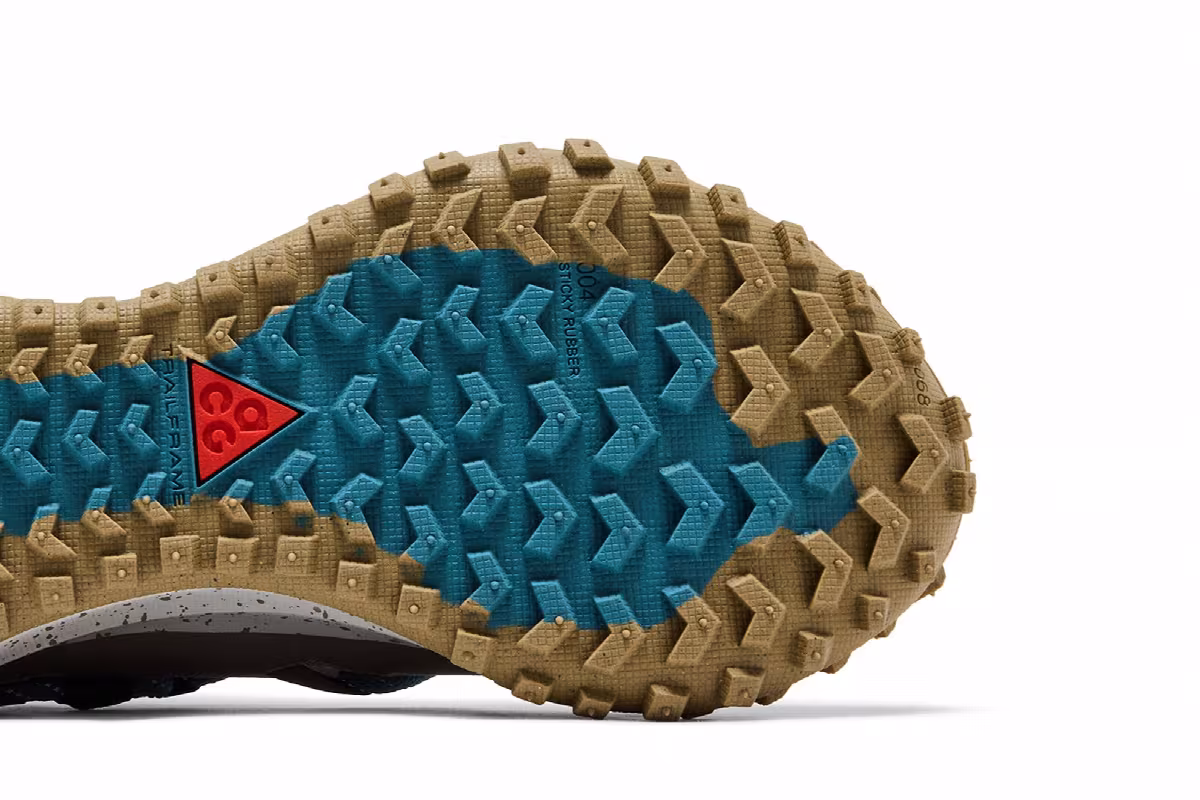 Nike ACG Mountain Fly Low GORE-TEX College Grey Picante Red, view 6