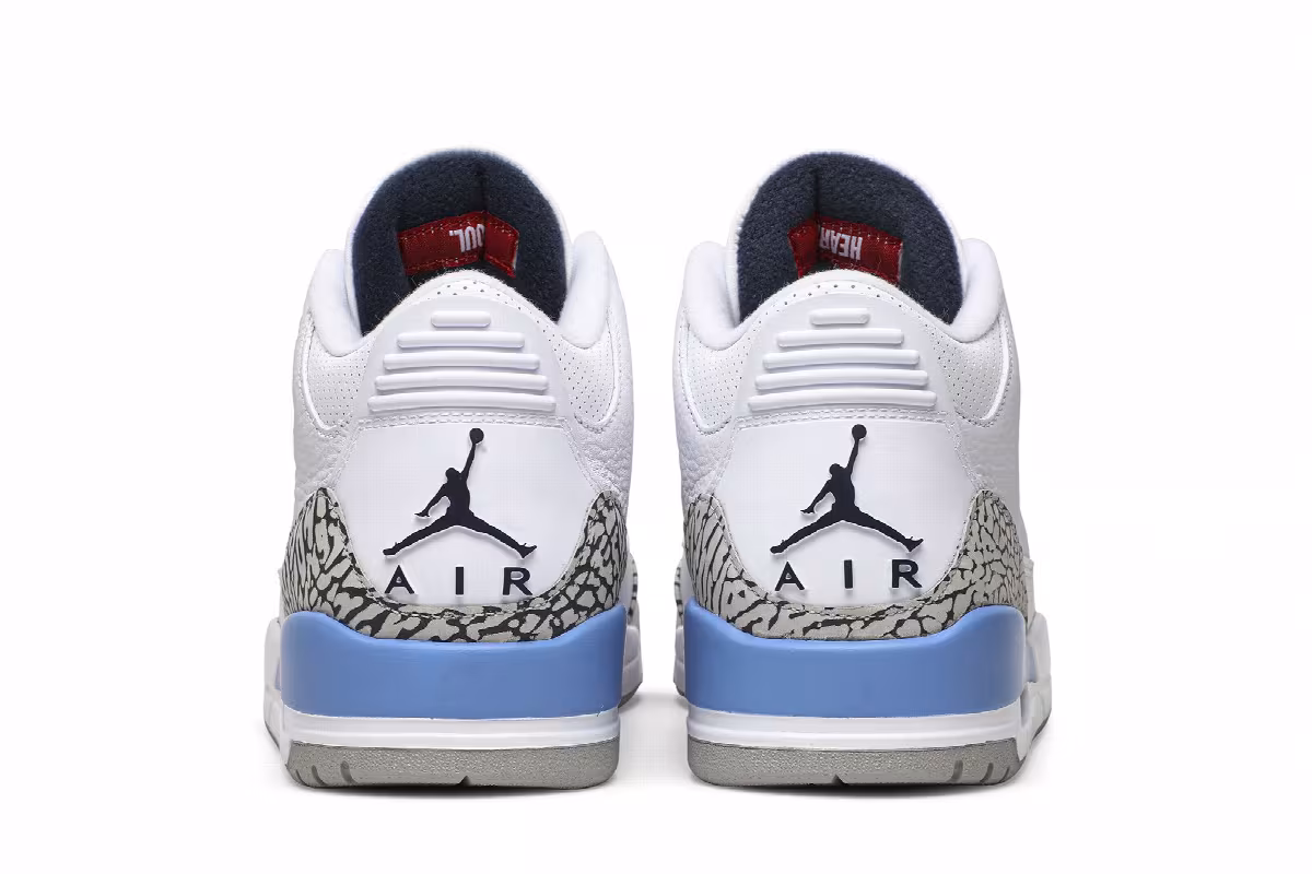 Air Jordan 3 UNC, view 7