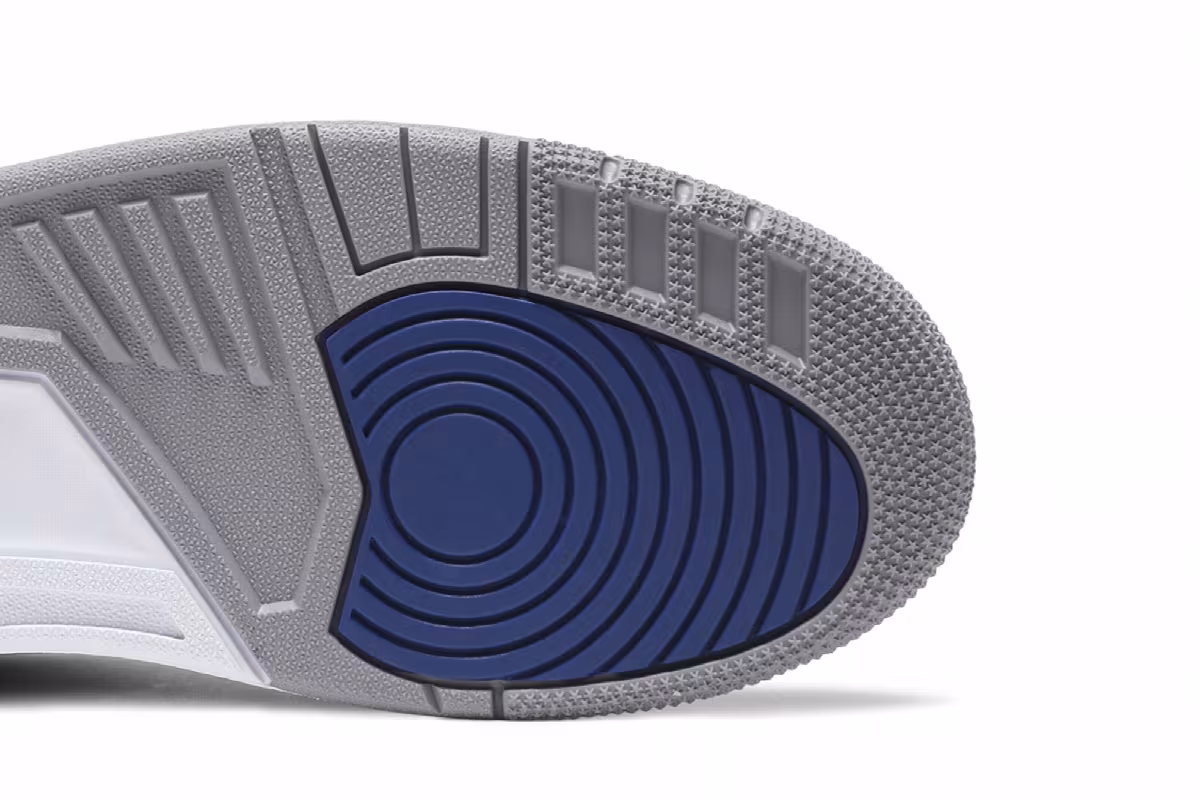 Air Jordan 3 Varsity Royal, view 6